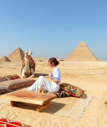 Half Day Tour to Giza Pyramids and Sphinx with Lunch at 9 Pyramids Lounge